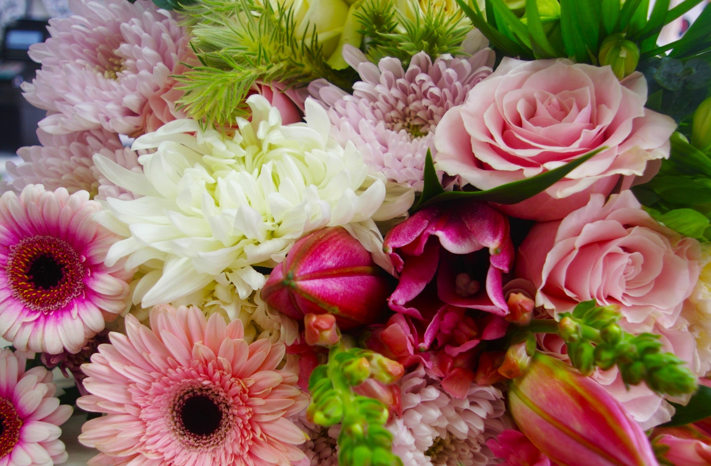 pink and white bouquet